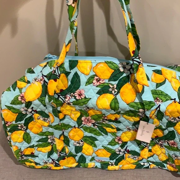 ‼️holiday sale-FIRM‼️ NWT vera bradley large travel duffel lemon grove - Picture 3 of 10
